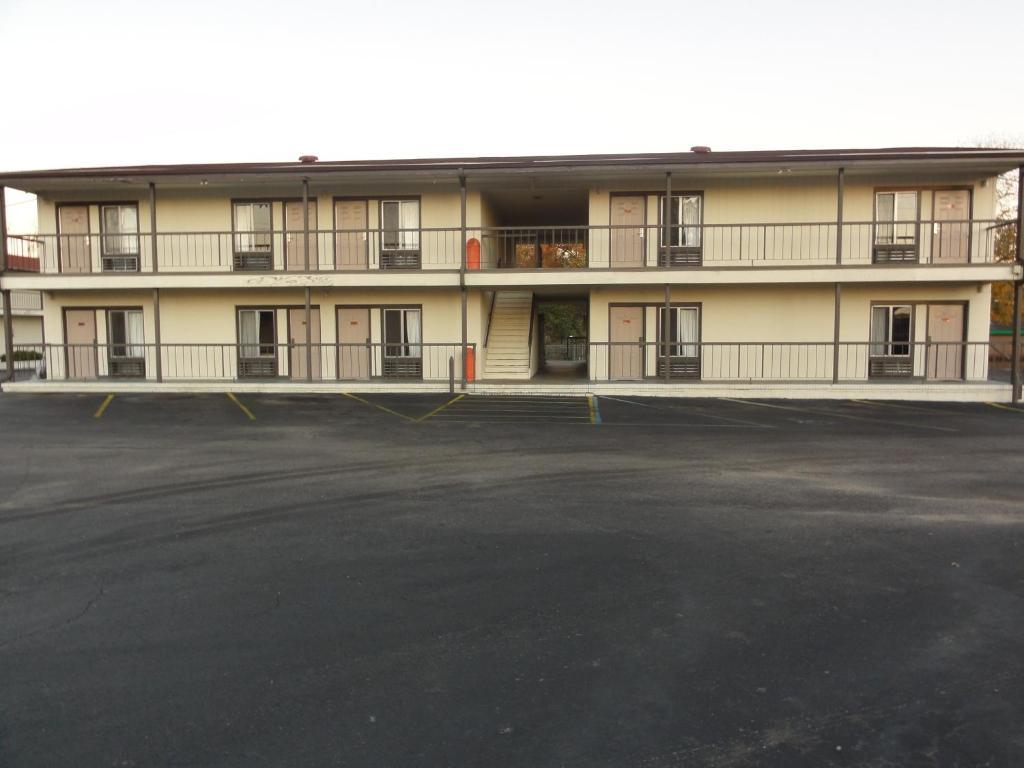 Budget Inn Сельма Экстерьер фото